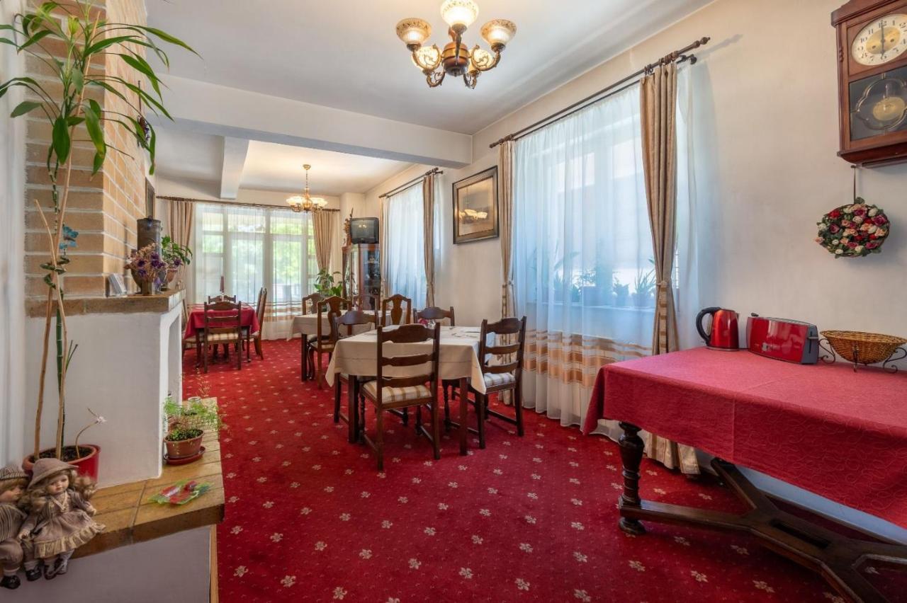 Villa-Hotel Escala Клуж-Напока Экстерьер фото