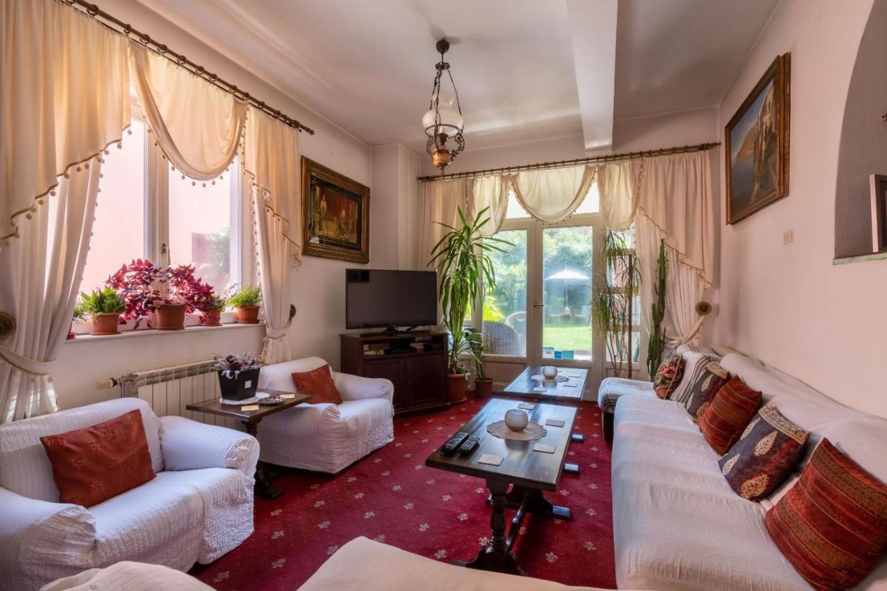 Villa-Hotel Escala Клуж-Напока Экстерьер фото