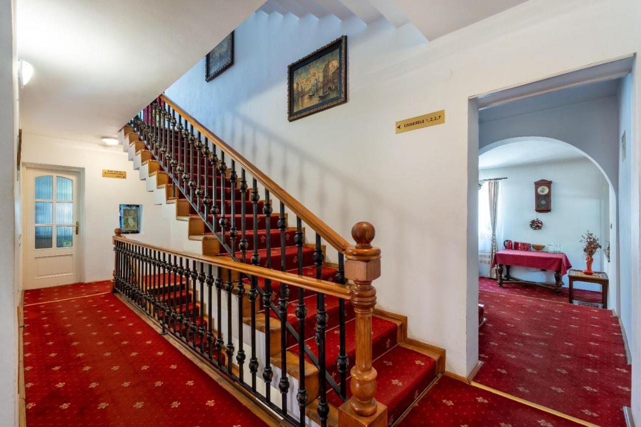 Villa-Hotel Escala Клуж-Напока Экстерьер фото