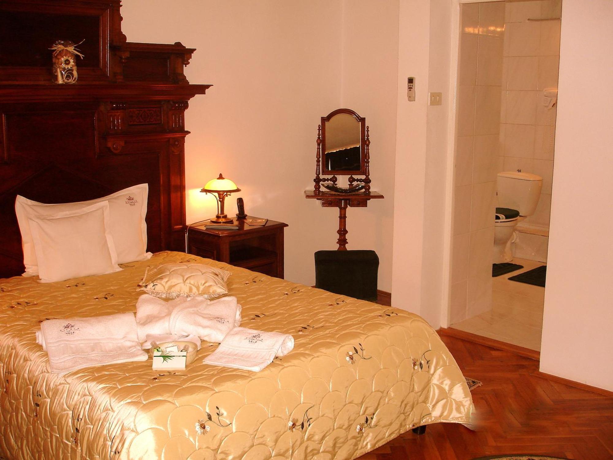 Villa-Hotel Escala Клуж-Напока Экстерьер фото
