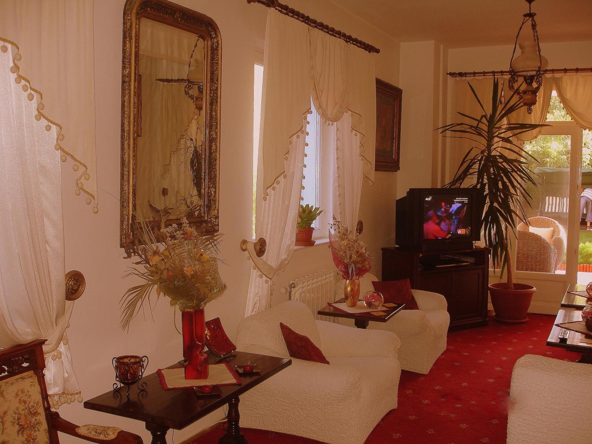 Villa-Hotel Escala Клуж-Напока Экстерьер фото